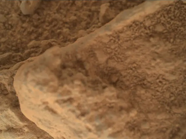 Sol 400: Mars Hand Lens Imager (MAHLI)