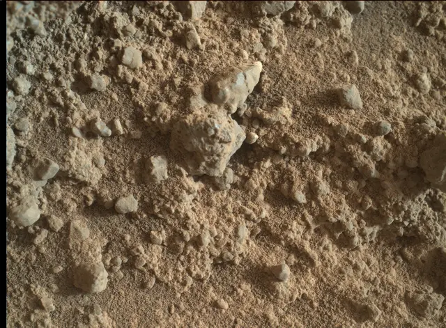 Sol 400: Mars Hand Lens Imager (MAHLI)