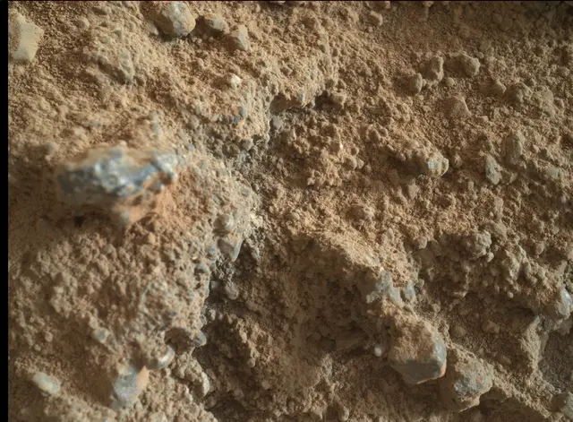 Sol 400: Mars Hand Lens Imager (MAHLI)