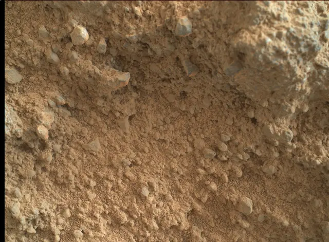 Sol 400: Mars Hand Lens Imager (MAHLI)