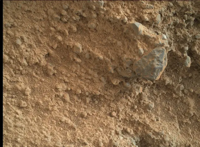 Sol 400: Mars Hand Lens Imager (MAHLI)
