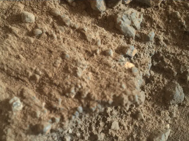 Sol 400: Mars Hand Lens Imager (MAHLI)