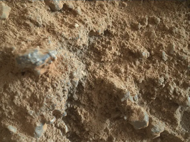 Sol 400: Mars Hand Lens Imager (MAHLI)