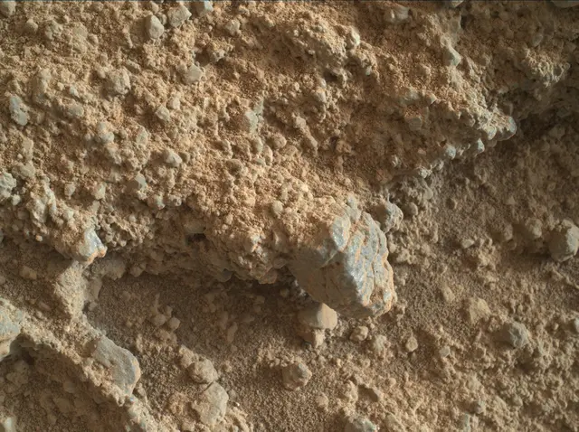 Sol 400: Mars Hand Lens Imager (MAHLI)