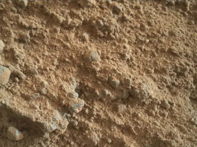 Sol 400: Mars Hand Lens Imager (MAHLI)