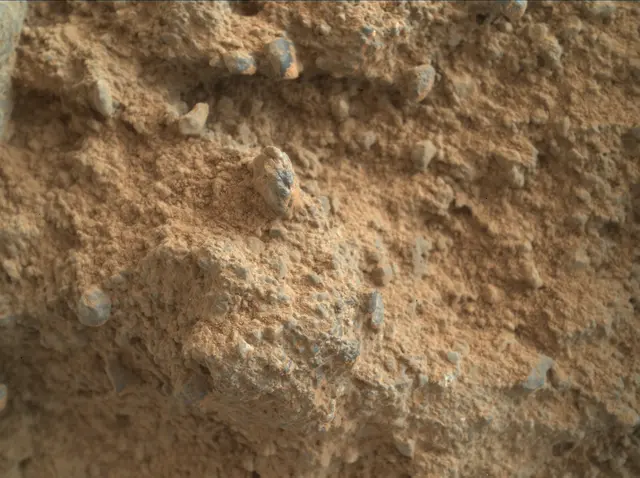 Sol 400: Mars Hand Lens Imager (MAHLI)