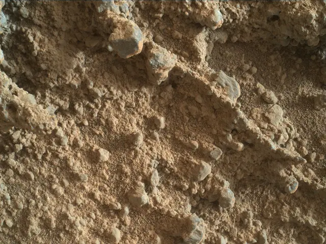 Sol 401: Mars Hand Lens Imager (MAHLI)