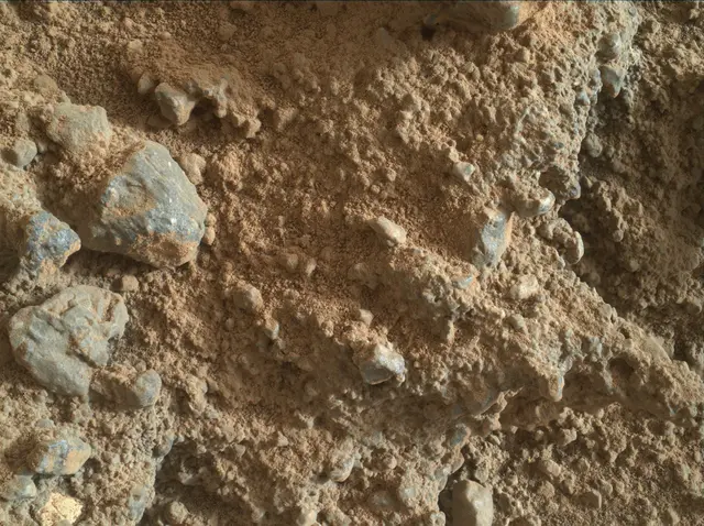 Sol 401: Mars Hand Lens Imager (MAHLI)