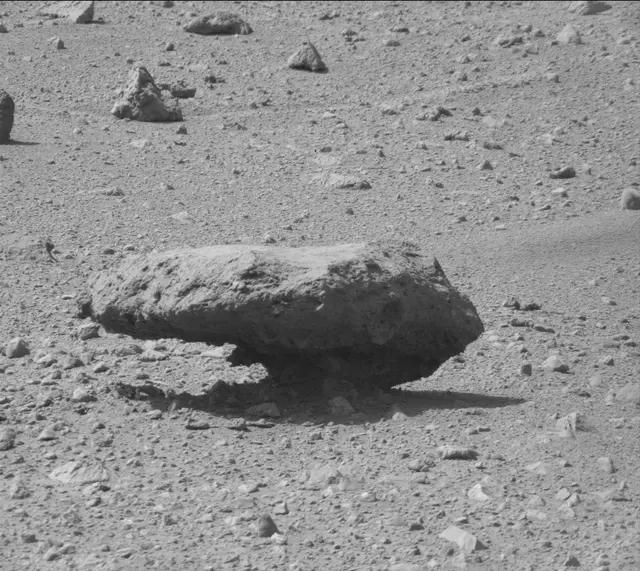 Sol 417: Mast Camera (Mastcam)