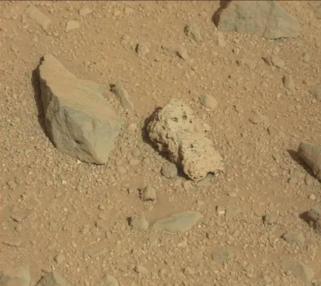 Sol 421: Mast Camera (Mastcam)