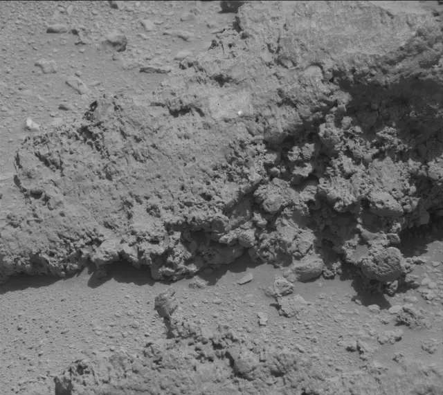 Sol 429: Mast Camera (Mastcam)