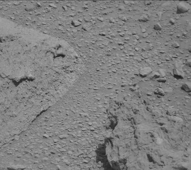 Sol 429: Mast Camera (Mastcam)