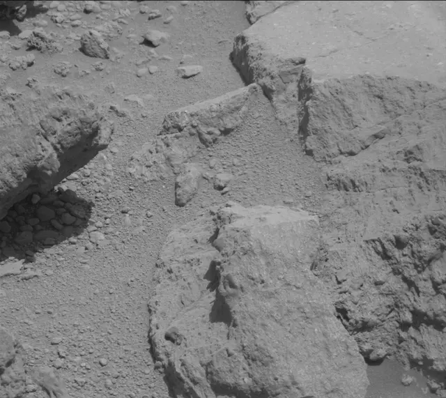 Sol 429: Mast Camera (Mastcam)