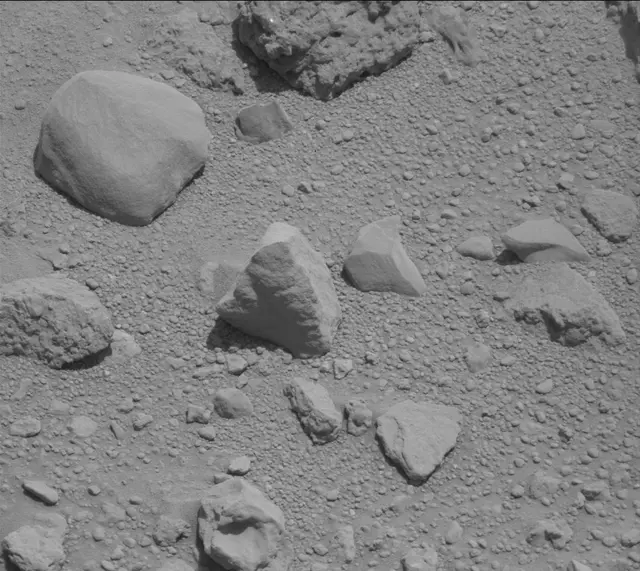 Sol 429: Mast Camera (Mastcam)