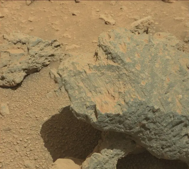 Sol 429: Mast Camera (Mastcam)