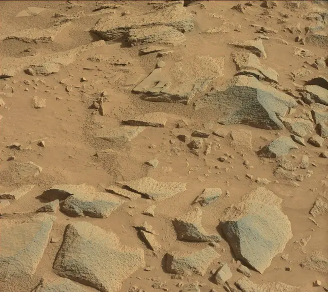 Sol 438: Mast Camera (Mastcam)
