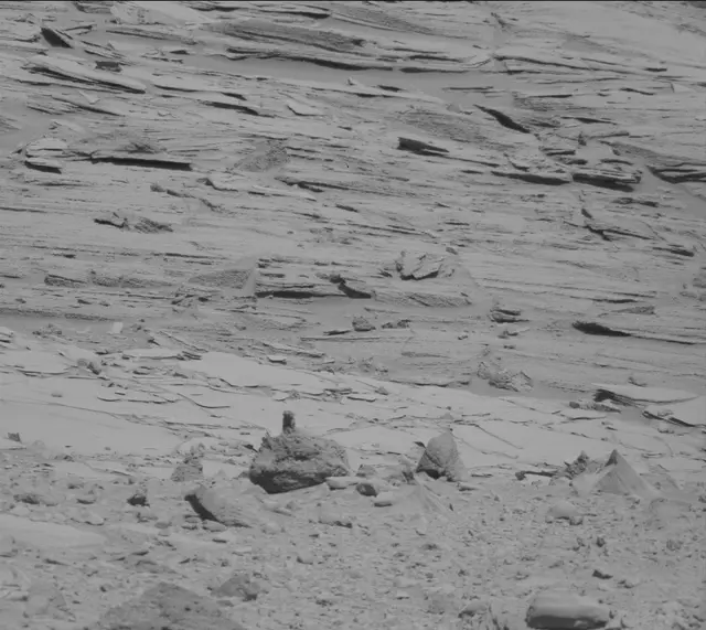 Sol 439: Mast Camera (Mastcam)