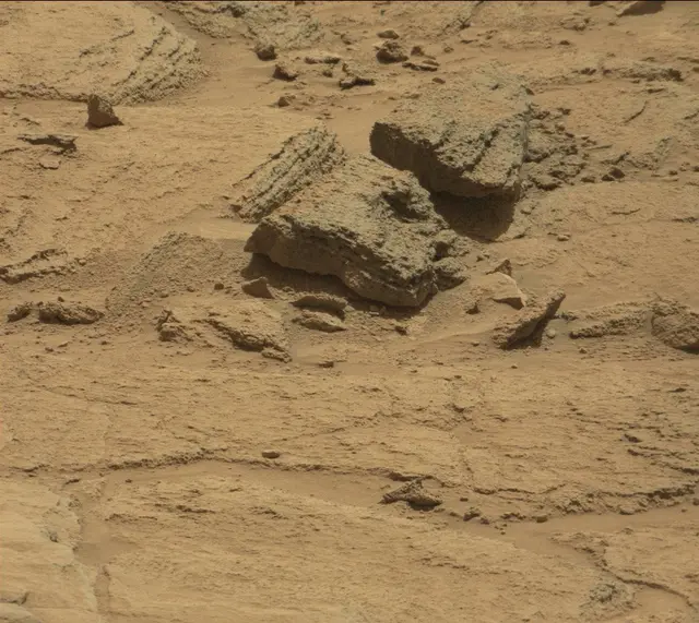 Sol 439: Mast Camera (Mastcam)
