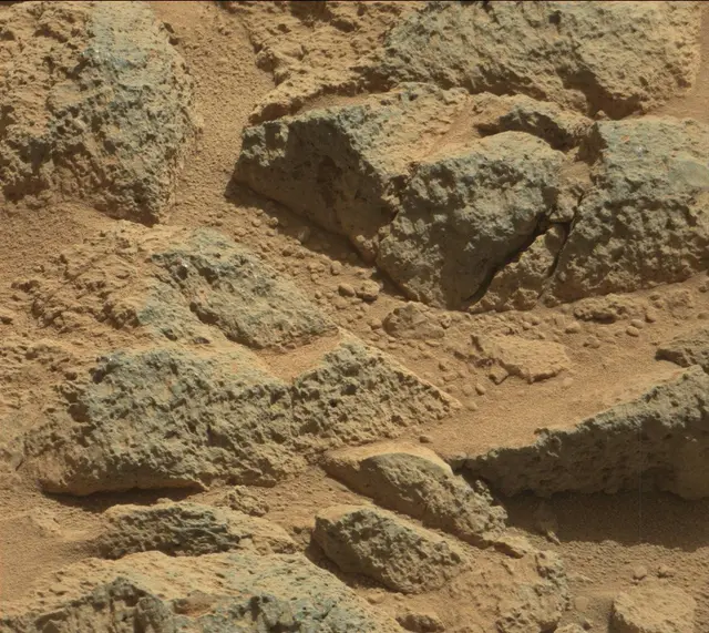 Sol 469: Mast Camera (Mastcam)