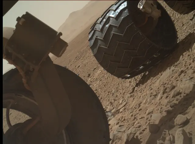 Sol 472: Mars Hand Lens Imager (MAHLI)