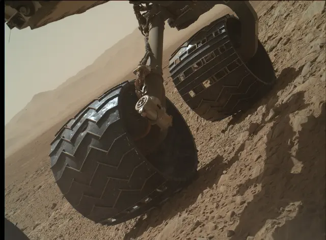 Sol 472: Mars Hand Lens Imager (MAHLI)