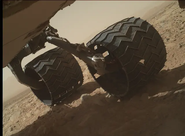Sol 472: Mars Hand Lens Imager (MAHLI)