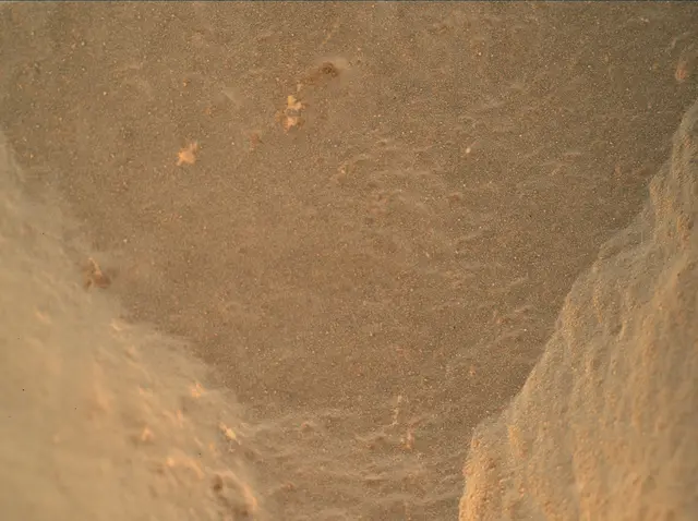 Sol 472: Mars Hand Lens Imager (MAHLI)