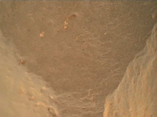 Sol 472: Mars Hand Lens Imager (MAHLI)
