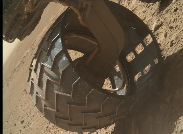 Sol 476: Mars Hand Lens Imager (MAHLI)