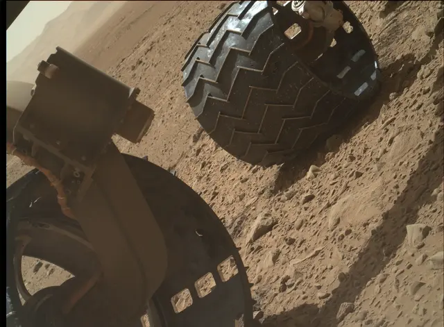 Sol 476: Mars Hand Lens Imager (MAHLI)