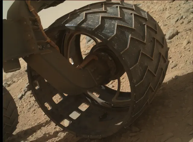 Sol 476: Mars Hand Lens Imager (MAHLI)