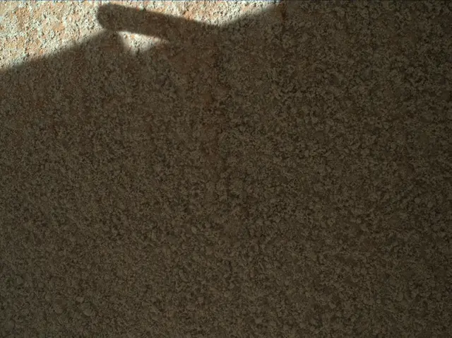 Sol 487: Mars Hand Lens Imager (MAHLI)