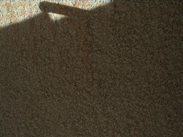 Sol 487: Mars Hand Lens Imager (MAHLI)