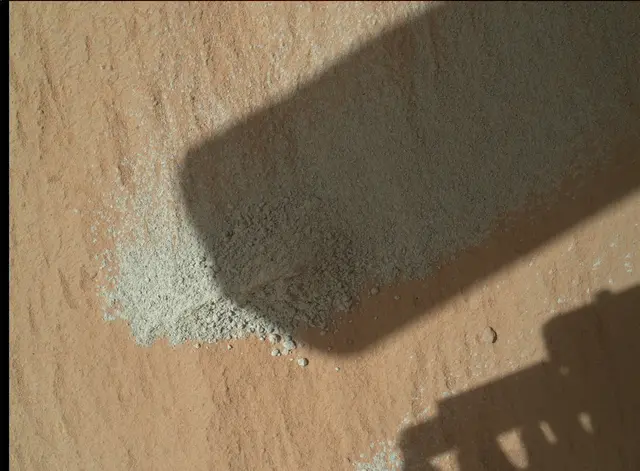 Sol 487: Mars Hand Lens Imager (MAHLI)
