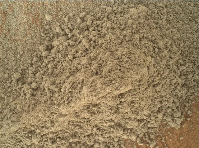 Sol 487: Mars Hand Lens Imager (MAHLI)