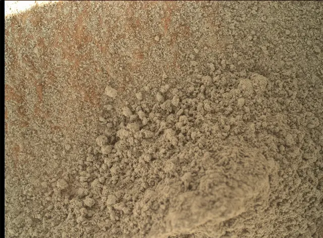 Sol 487: Mars Hand Lens Imager (MAHLI)