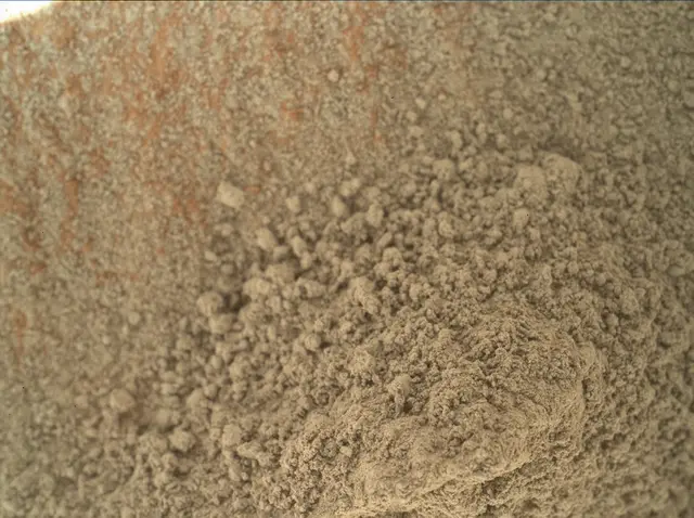 Sol 487: Mars Hand Lens Imager (MAHLI)