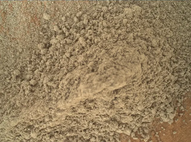 Sol 487: Mars Hand Lens Imager (MAHLI)