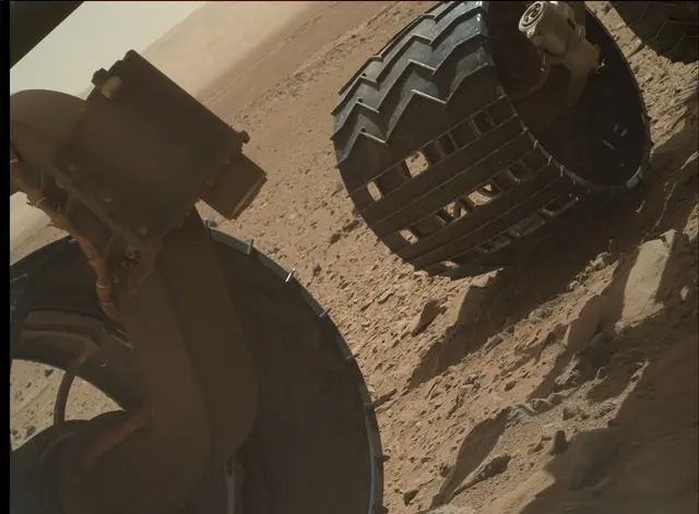 Sol 490: Mars Hand Lens Imager (MAHLI)