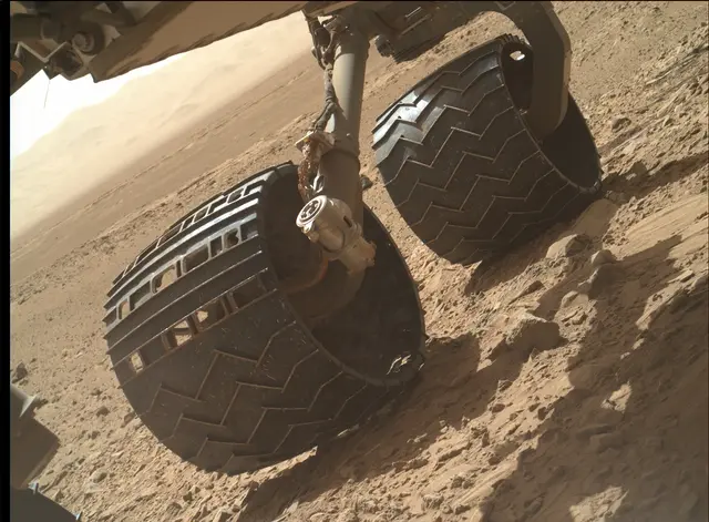 Sol 490: Mars Hand Lens Imager (MAHLI)
