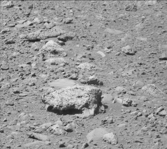 Sol 493: Mast Camera (Mastcam)