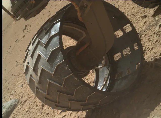 Sol 504: Mars Hand Lens Imager (MAHLI)