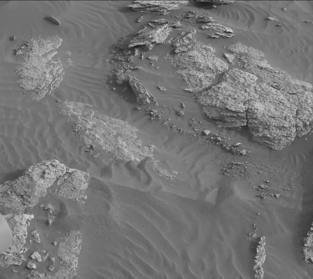 Sol 1632: Mast Camera (Mastcam)