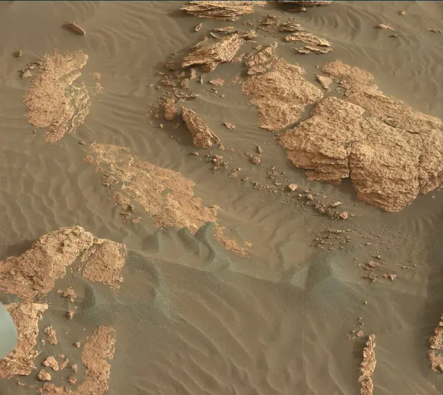 Sol 1632: Mast Camera (Mastcam)