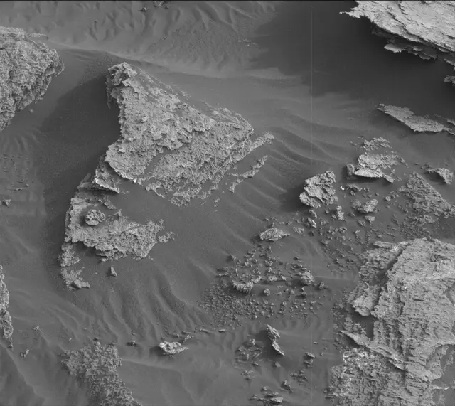 Sol 1632: Mast Camera (Mastcam)