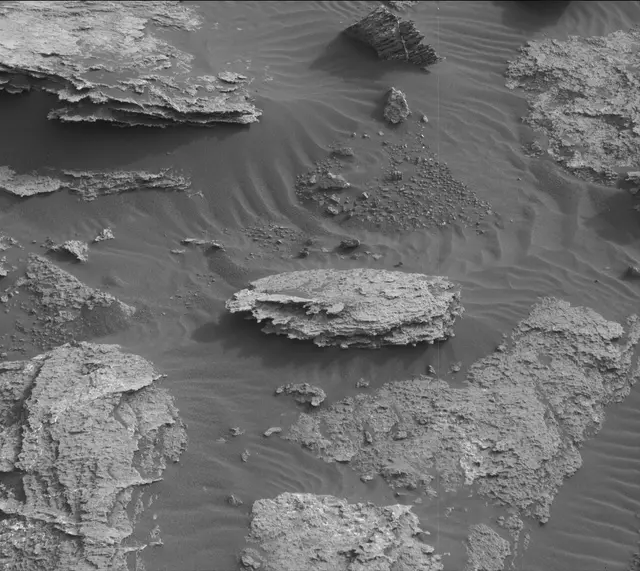 Sol 1632: Mast Camera (Mastcam)
