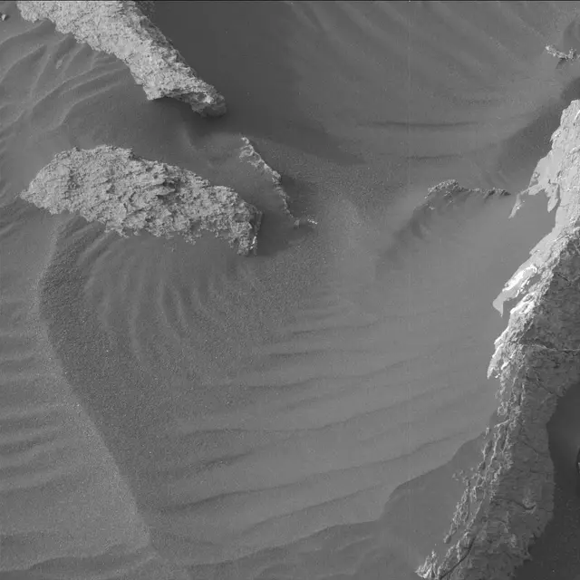 Sol 1632: Mast Camera (Mastcam)