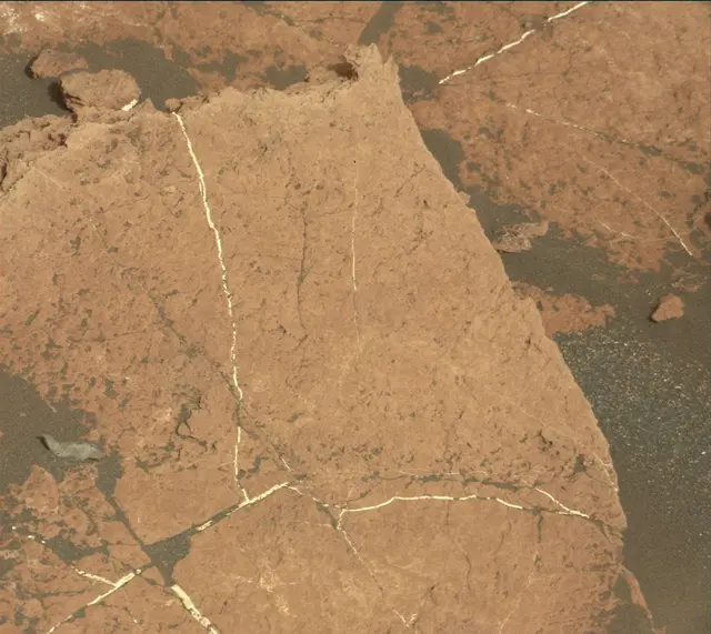 Sol 1632: Mast Camera (Mastcam)
