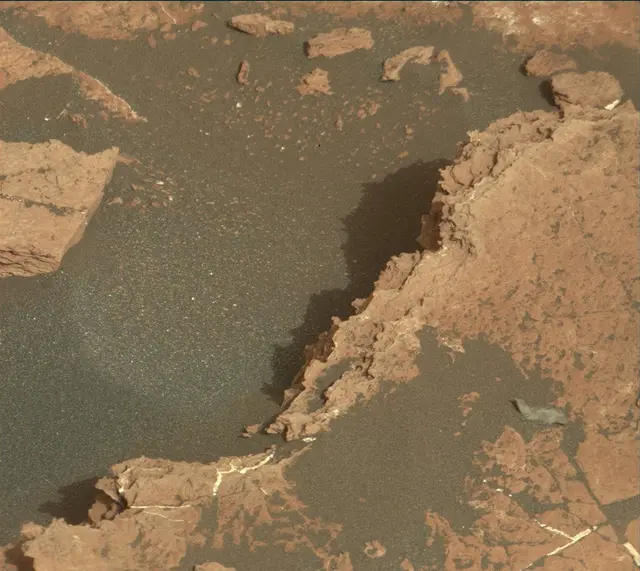 Sol 1632: Mast Camera (Mastcam)