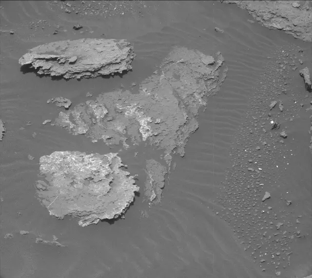 Sol 1634: Mast Camera (Mastcam)